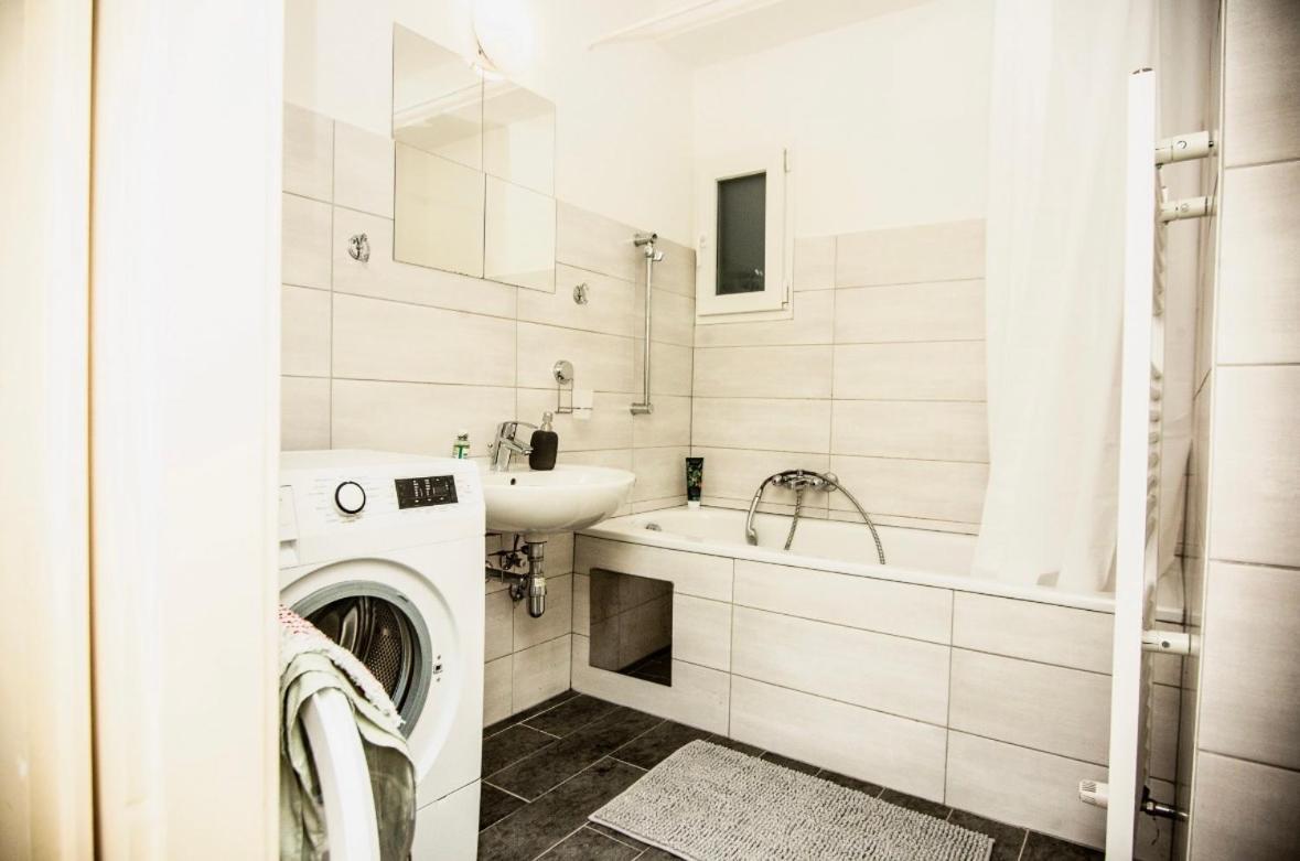 Appartment Nahe Belvedere Garden Vienna Luaran gambar